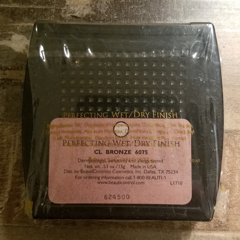 BeautiControl Perfecting Wet/Dry Foundation Bronze